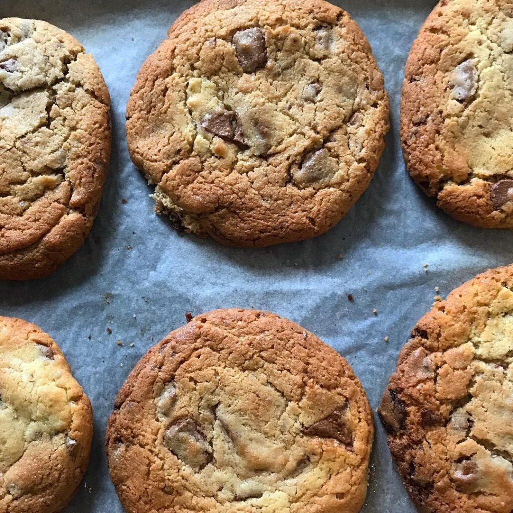 Cookies au chocolat au lait et noix