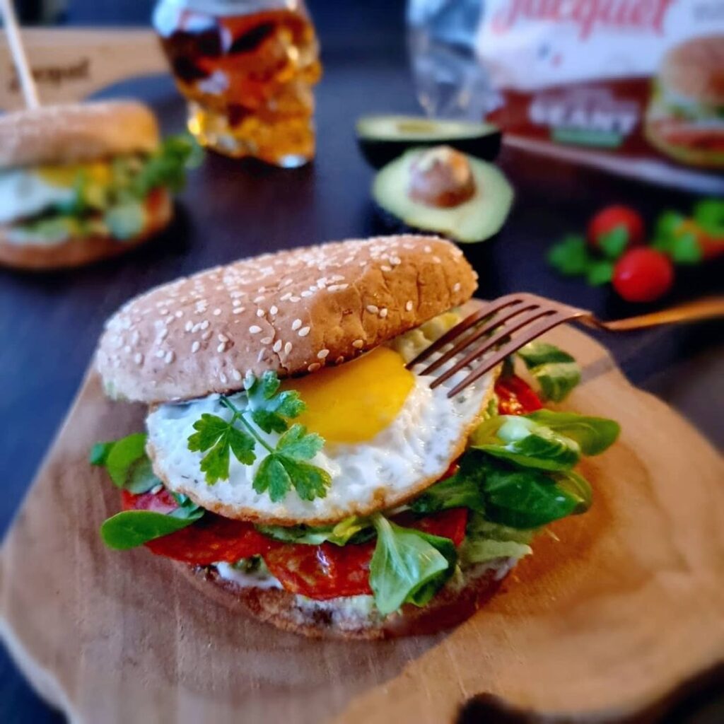Burger chorizo guacamole et œuf coulant