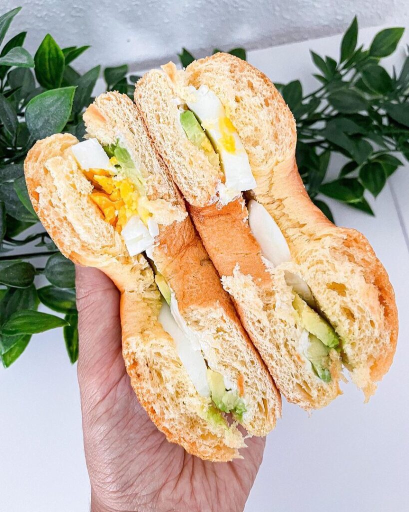 Bagel avocat oeuf