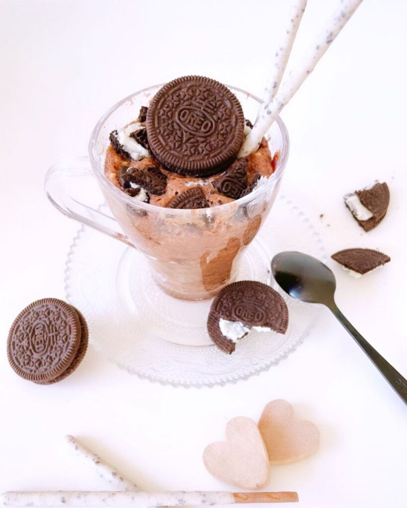 Mug cake oreo