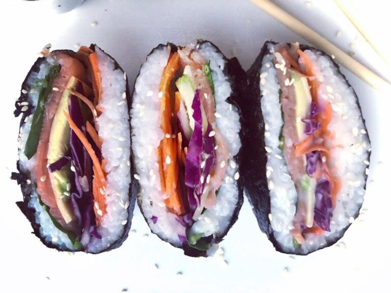 Sushi sandwich / onigirazu Sushi sandwich / onigirazu