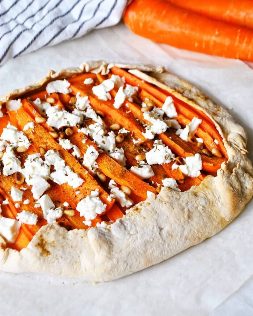 Tarte rustique carottes feta pignons