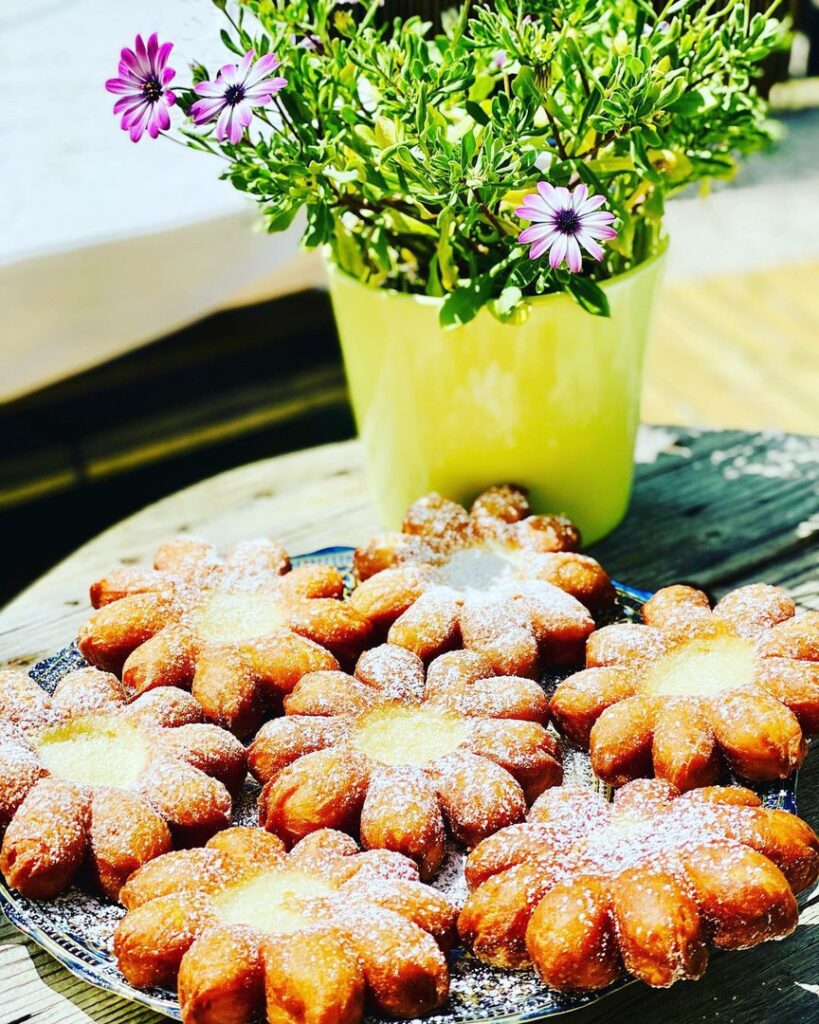Beignets fleurs au sucre
