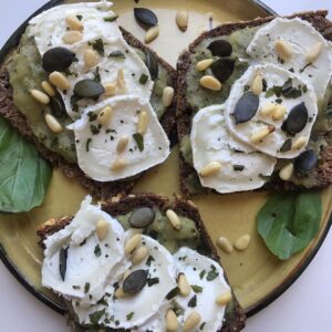 Tartines de chèvre et crème d&rsquo;aubergines