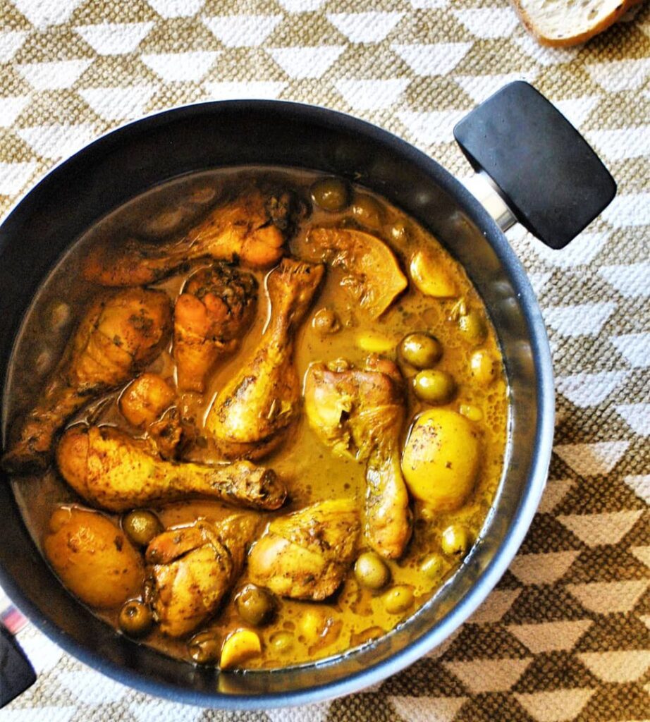 Tajine de poulet, citron et olives vertes