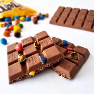 Tablette de chocolat maison aux m&m&rsquo;s