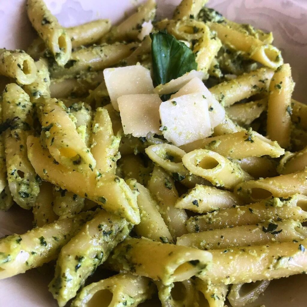 Penne au pesto de basilic