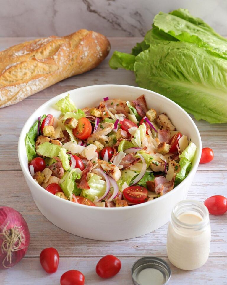 Salade César au bacon et croûtons à l&rsquo;ail