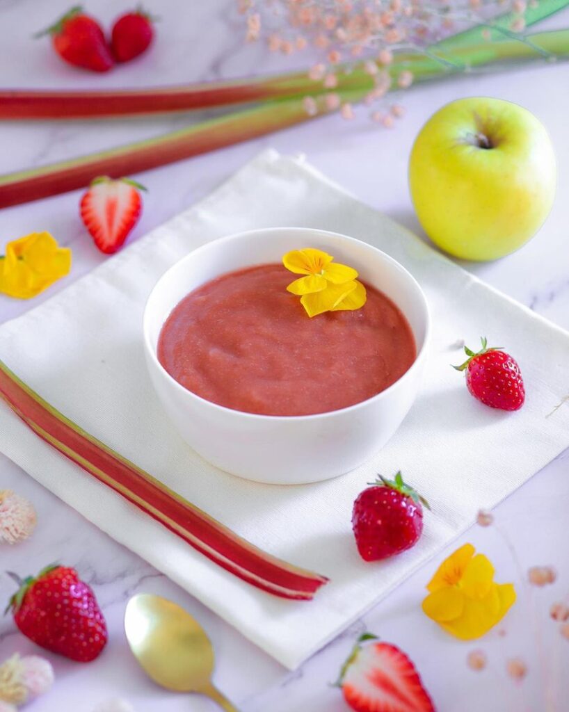 Compote de pomme fraise et rhubarbe