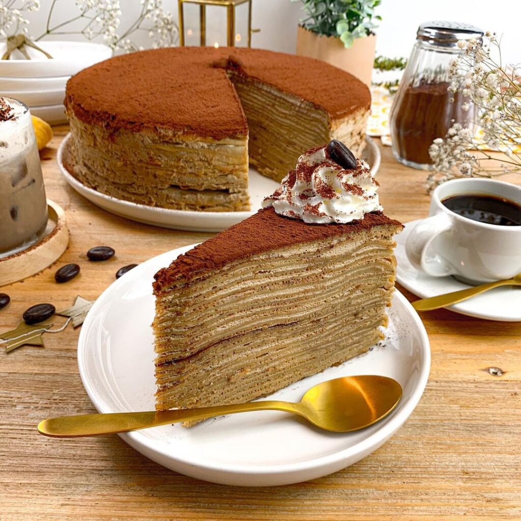 Mille crêpes façon tiramisu au café