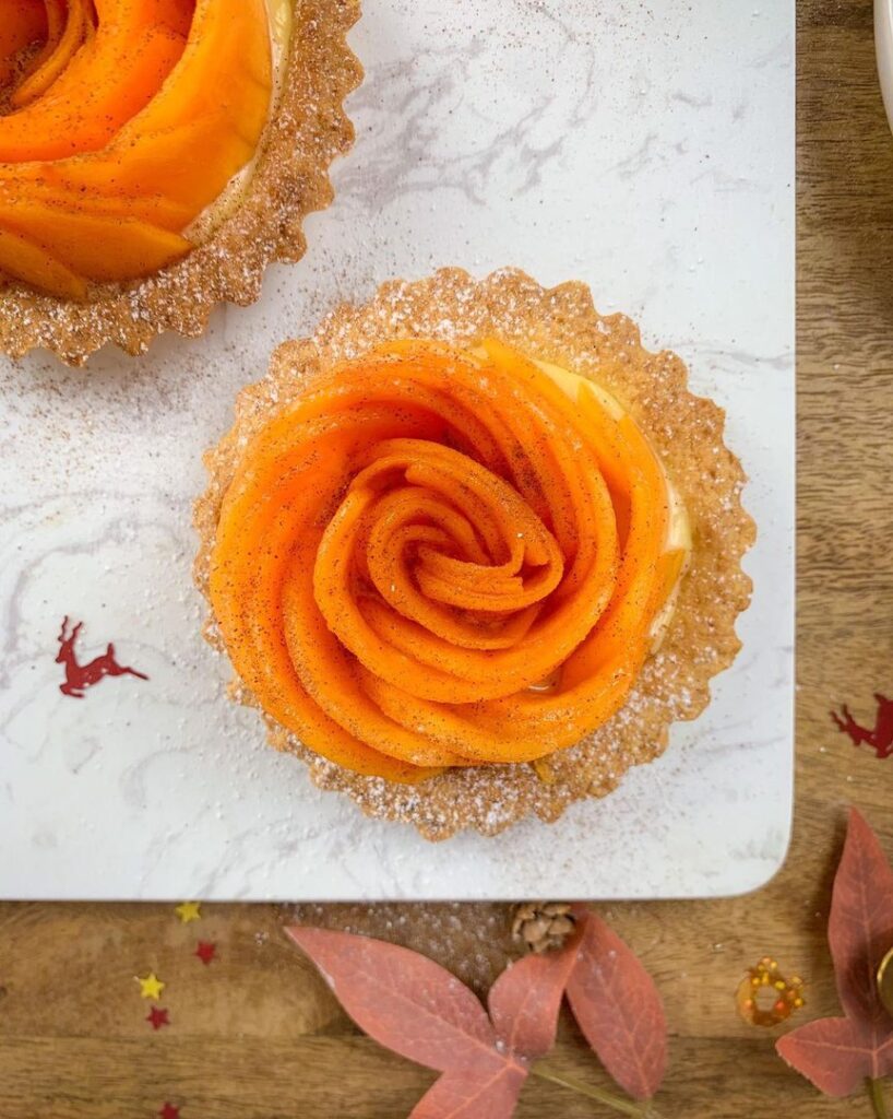 Tartelettes aux kakis fleuries