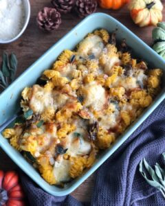 Gratin de pâtes sauce butternut et scamorza fumée