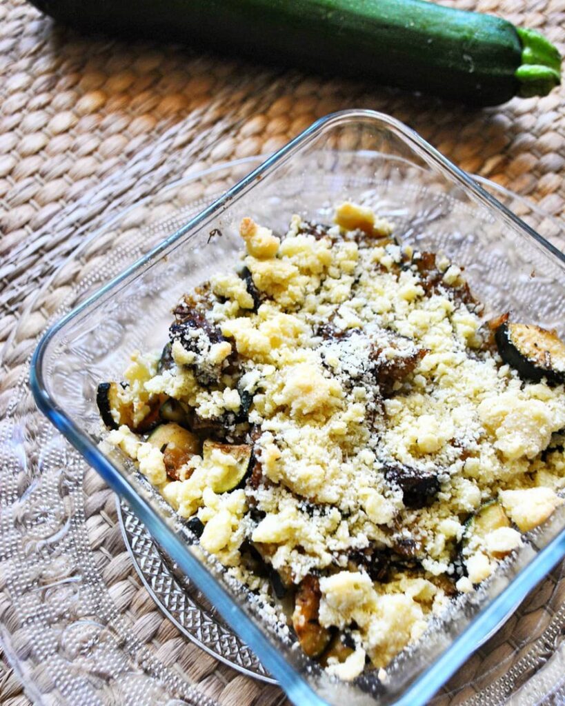 Crumble de courgettes au parmesan