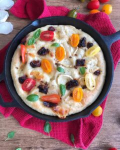 Focaccia au chèvre et tomates séchées