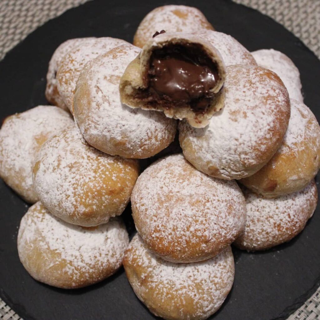 Beignets au four fourrés au chocolat