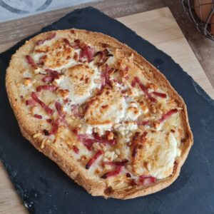 Brushetta fromages, lardons & oignons Brushetta fromages, lardons & oignons