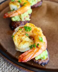 Bouchées de crevettes guacamole et banane plantain