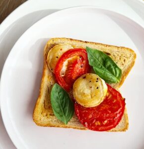 Tartine au chèvre chaud express