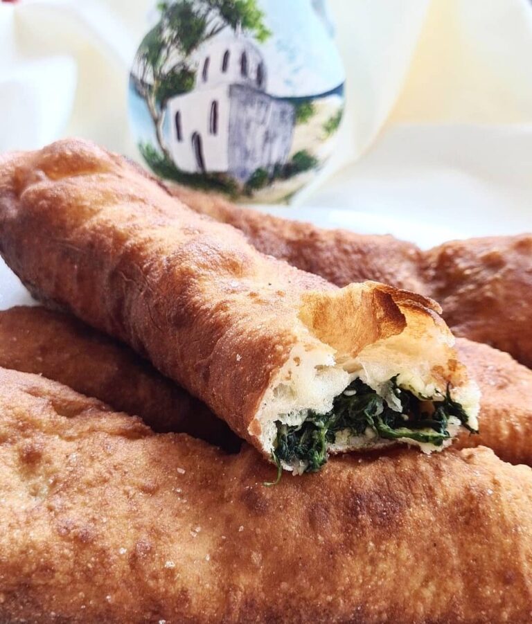 Piroski aux épinards et à la feta Piroski aux épinards et à la feta
