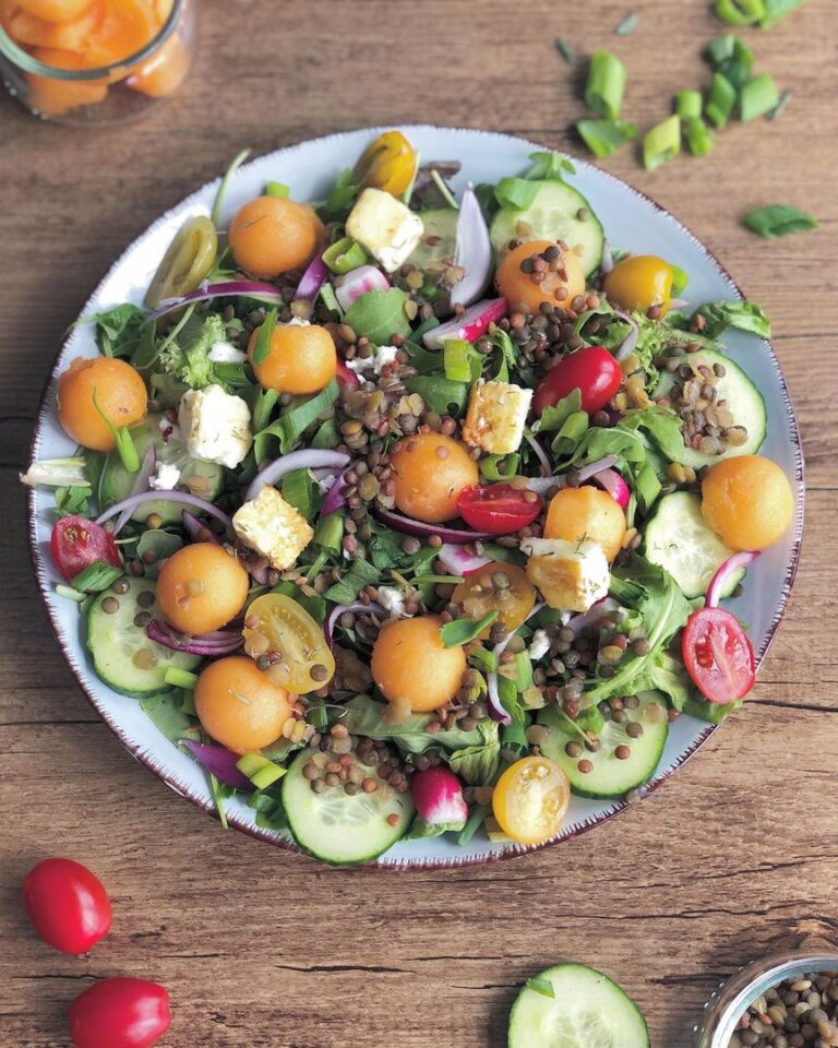 Salade de lentilles billes de melon et feta panée