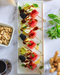 Brochettes d&rsquo;été fruits et crudités