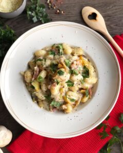 Gnocchis sauce aux fromages et légumes