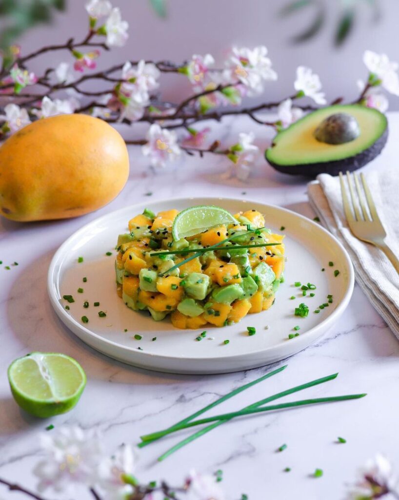 Tartare de mangue avocat et huile de sésame
