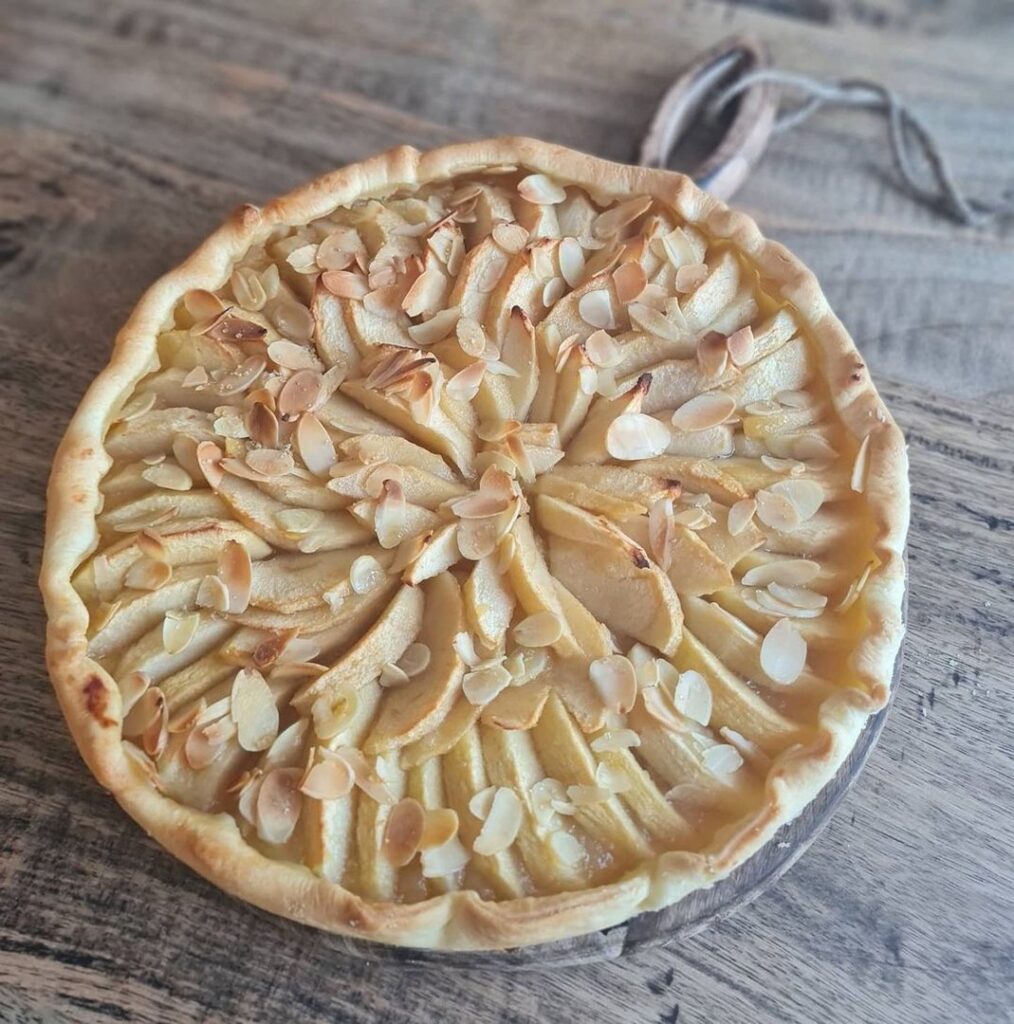 Tarte aux pommes et compote de poires maison