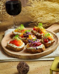 Tartines de chèvre frais et poivrons grillés