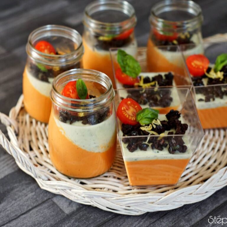 Panna cotta à la tomate et aux olives Panna cotta à la tomate et aux olives