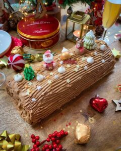 Bûche à la crème de marrons et chocolat noir