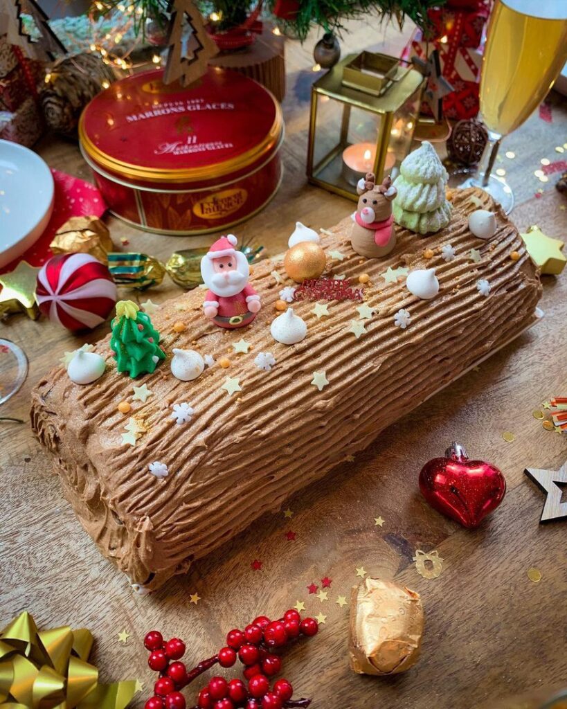 Bûche à la crème de marrons et chocolat noir