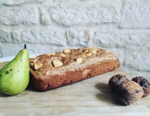 Gâteau aux noix et à la poire