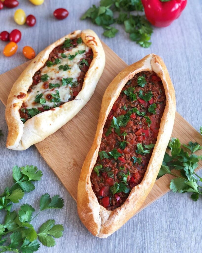 Pizza façon pide turque