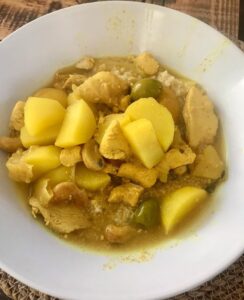 Tajine au poulet pommes de terre et olives