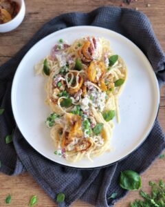 Pâtes à la ricotta légumes et lardons