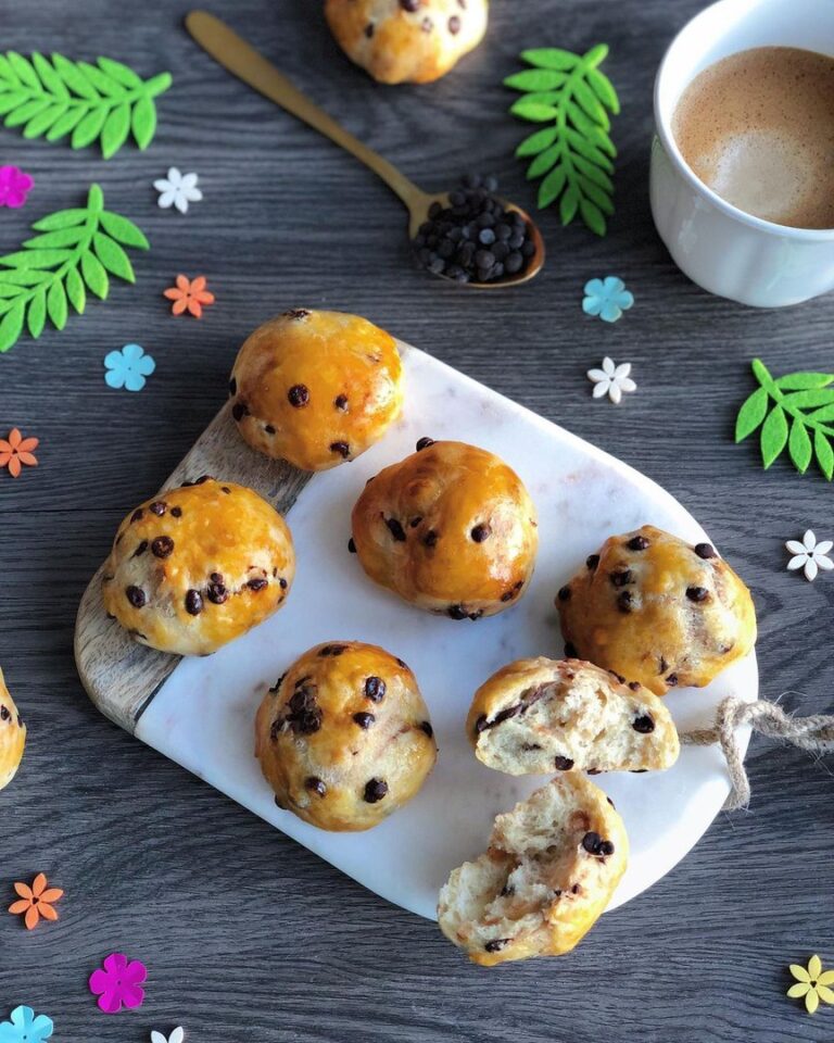 Petits pains au lait et pépites de chocolat Petits pains au lait et pépites de chocolat