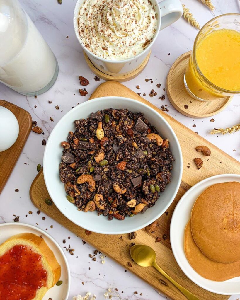 Granola maison au chocolat et fruits secs