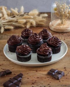 Cupcakes tout chocolat et glaçage crémeux