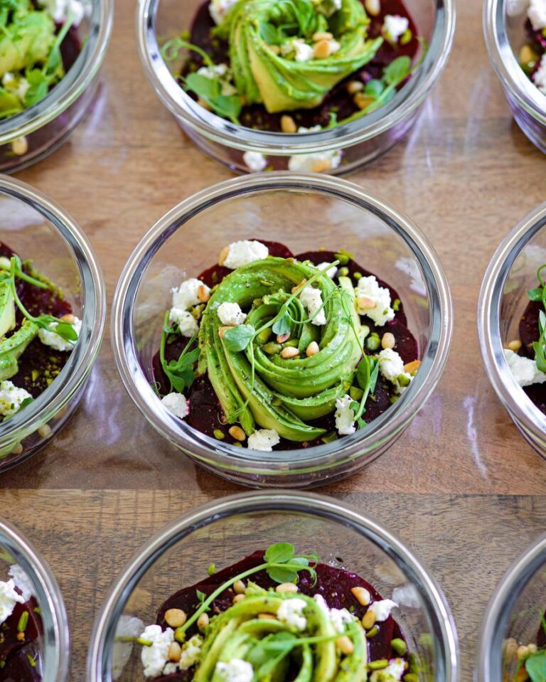 Carpaccio de betterave et fleur d’avocat