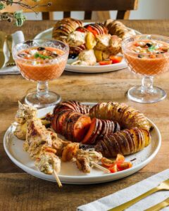Brochettes de poulet et hasselback potatoes