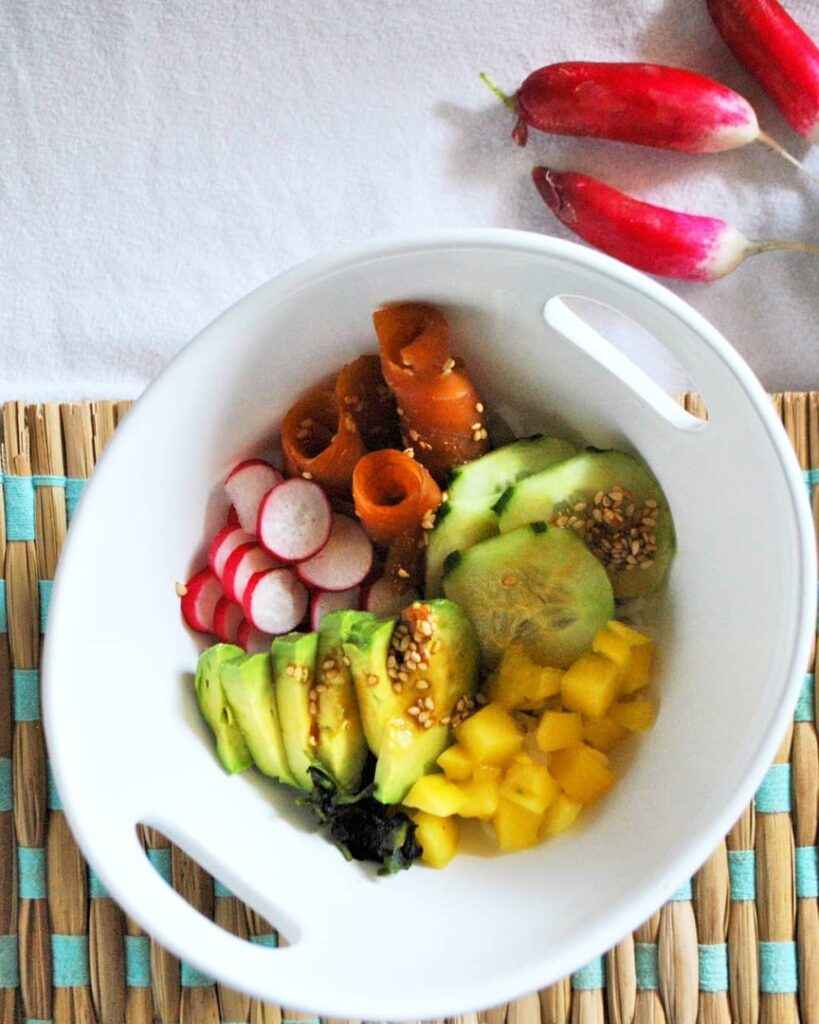 Poke bowl crudités truite