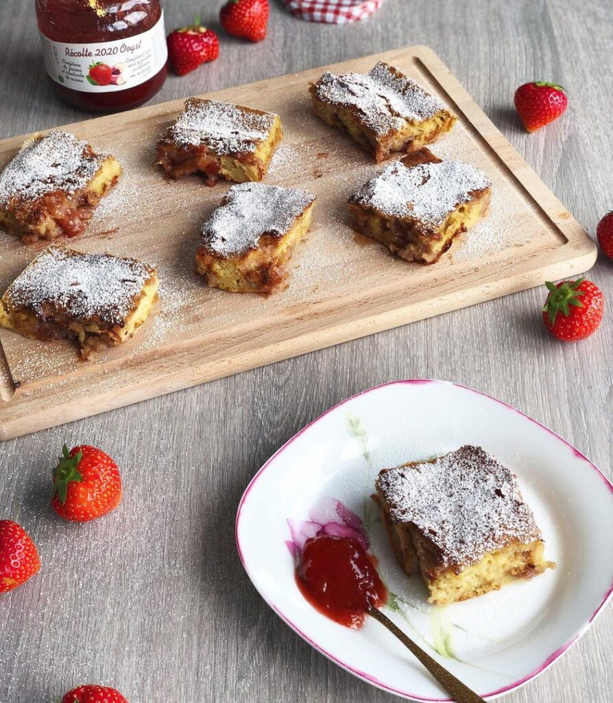Pancakes au four et confiture fraise rhubarbe