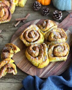 Cinnamon roll vegan à la citrouille