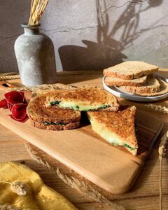 Croque raclette épinards et viande des grisons