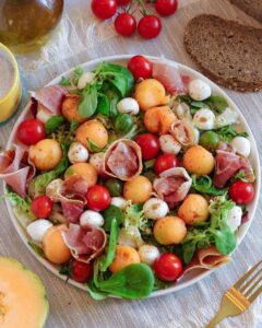 La salade de billes melon tomates et mozzarella La salade de billes melon tomates et mozzarella