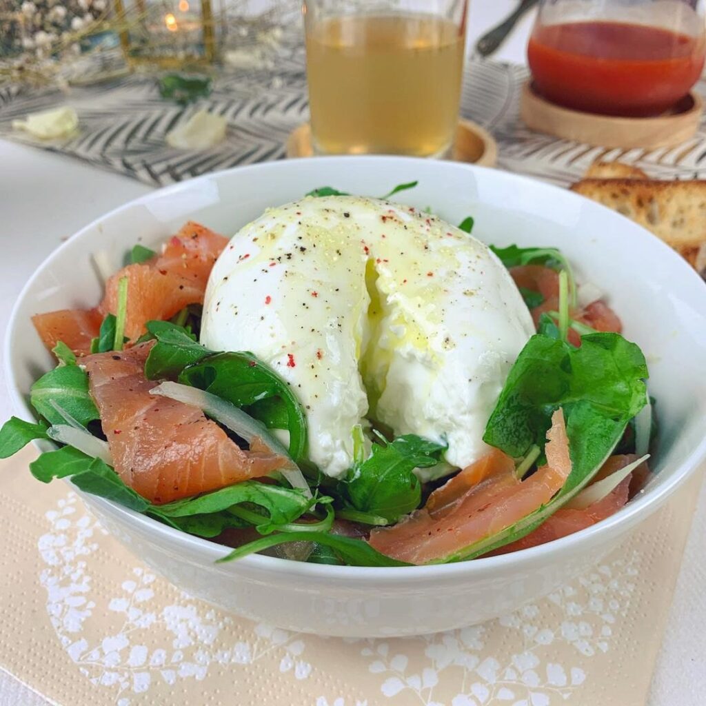 Salade saumon fumé et burrata