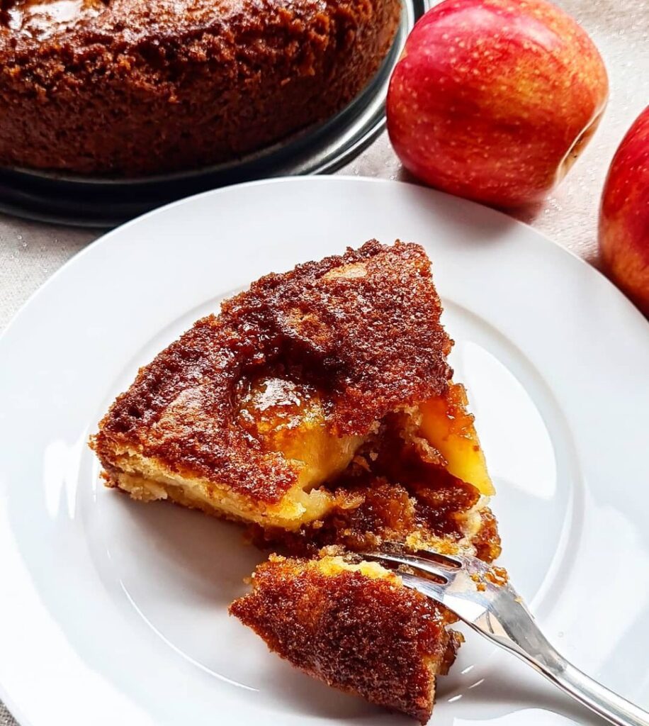 Gâteau aux pommes caramélisées
