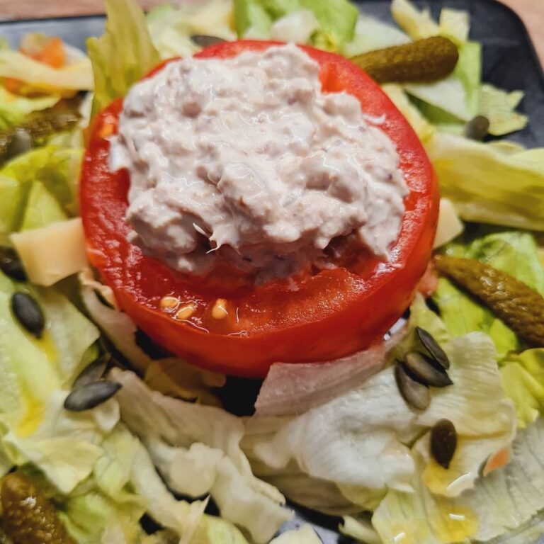 Tomates farcies au thon et fromage frais Tomates farcies au thon et fromage frais