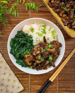 Poêlée de champignons noirs épinards et riz